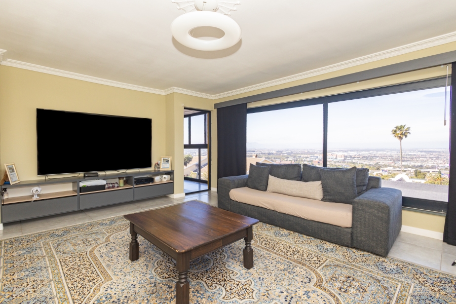 4 Bedroom Property for Sale in Loevenstein Western Cape